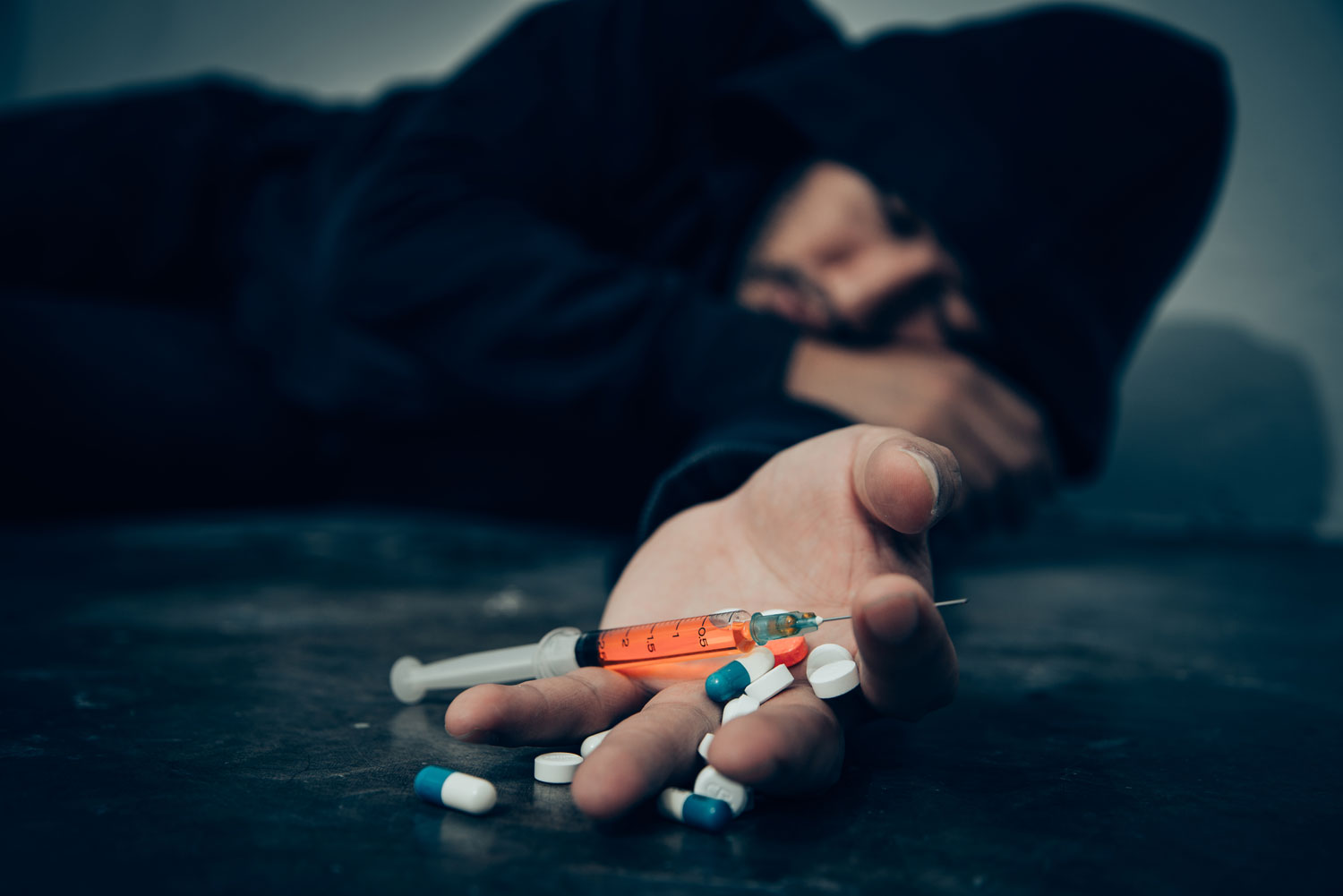 4 Stages of Drug Addiction: from Experimentation to Full Blown ...